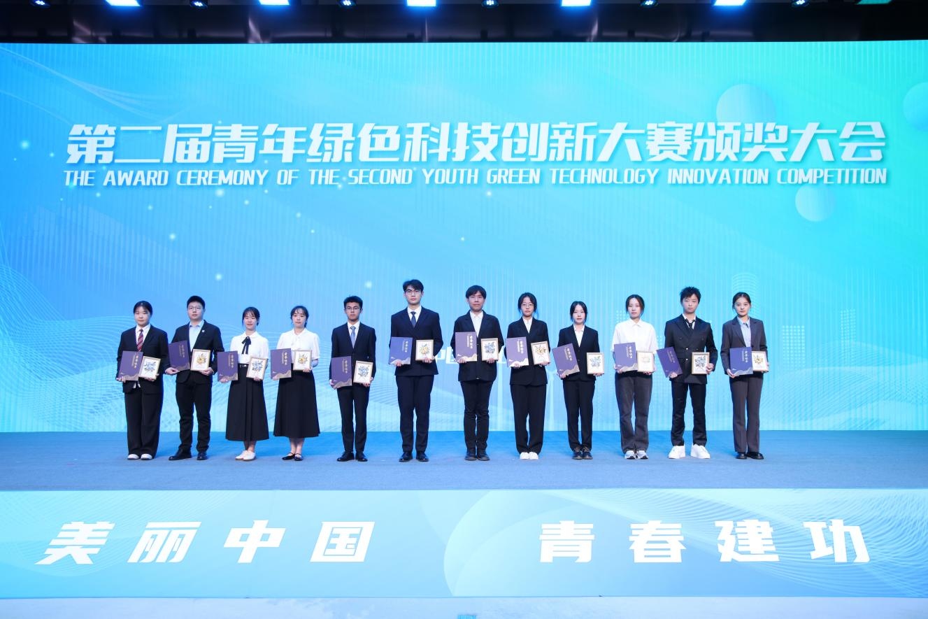北京高校新时代立德树人工程创新实践专题报道 | 北京林业大学：四十载播绿山河作课堂